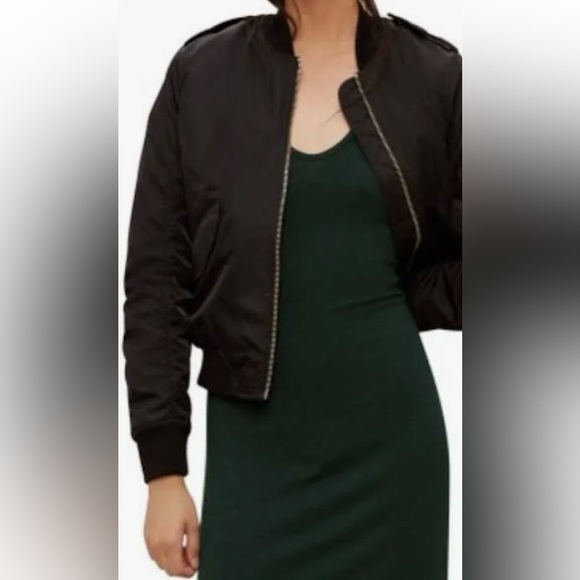 Aritzia Talula Black cropped Chic women’s Whitby Bomber Flight Jacket size XXS - Picture 1 of 10
